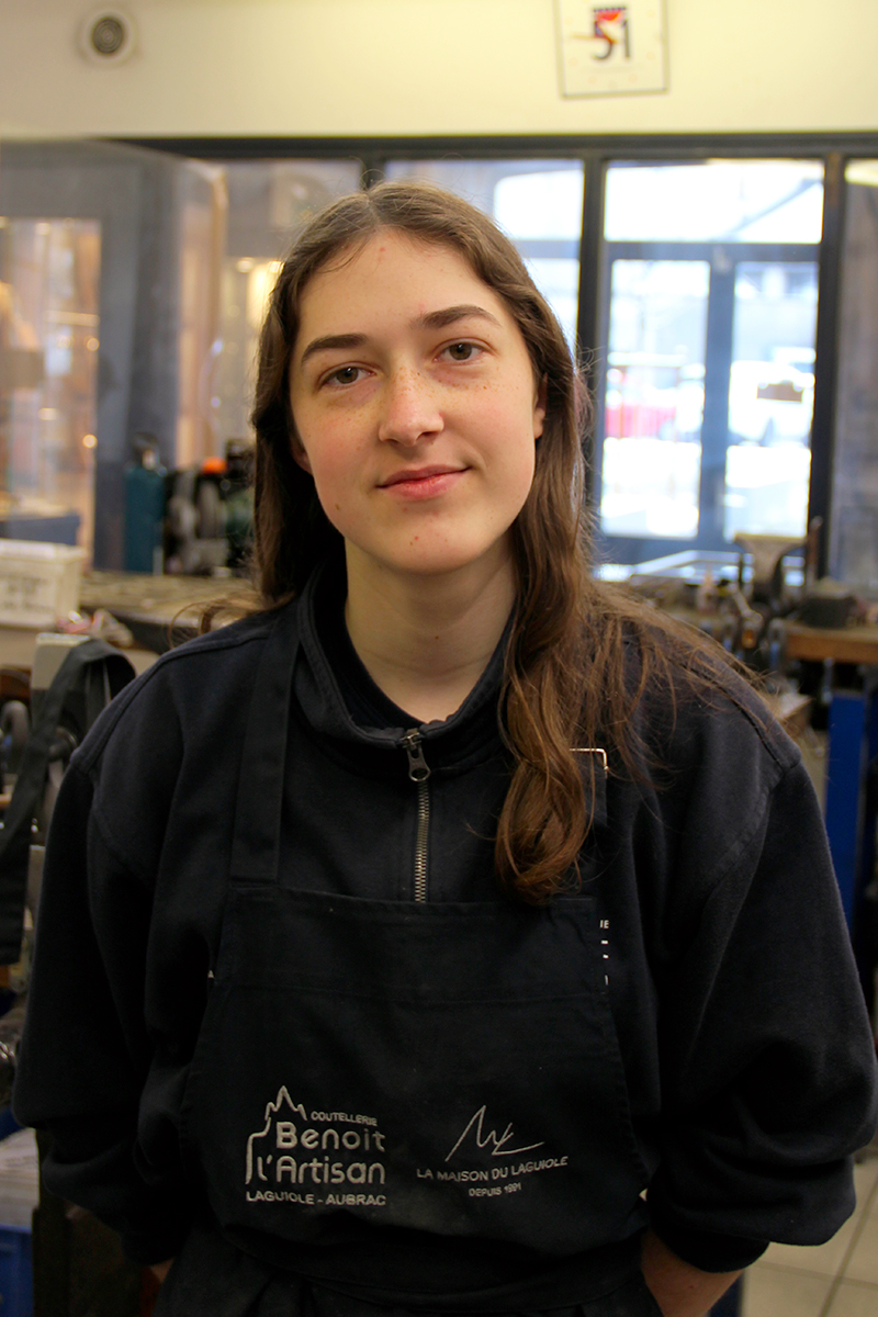 Eloïse - Apprentie Coutelière - Benoit l'artisan