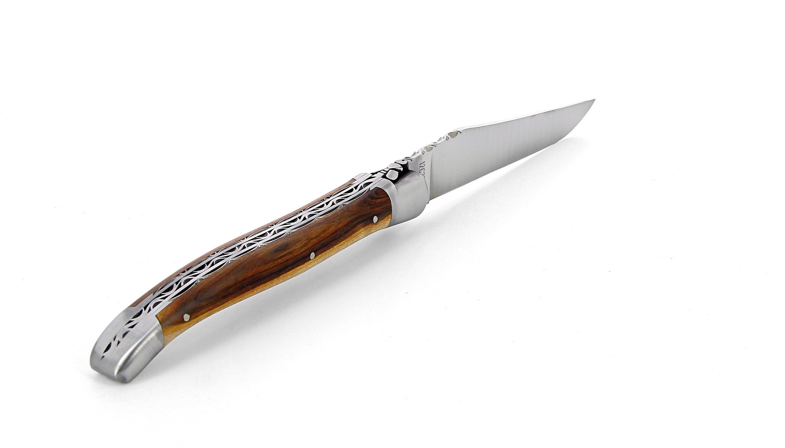 Laguiole pliant doubles platines, 13 cm, manche en pistachier, mitres inox brossées