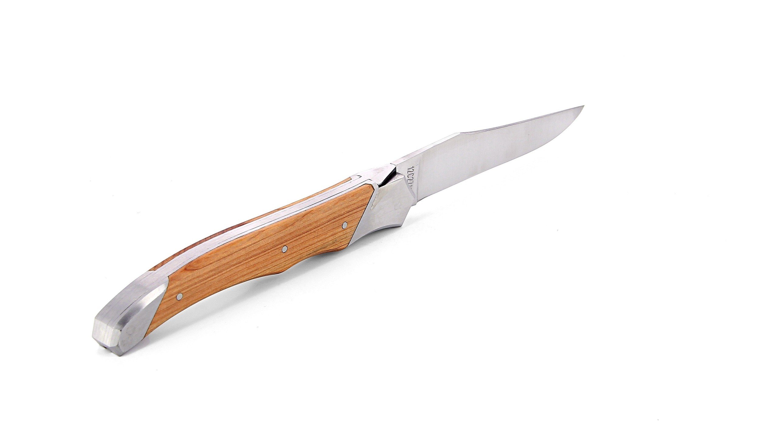 Laguiole Tribal pliant 12 cm, platines lisses, manche en genévrier, mitres inox brossées