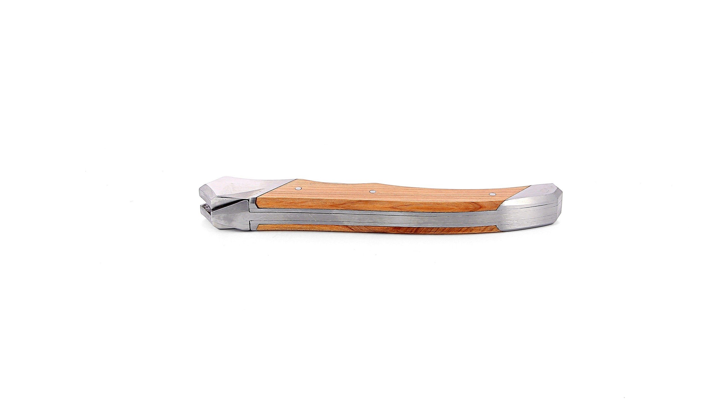 Laguiole Tribal pliant 12 cm, platines lisses, manche en genévrier, mitres inox brossées