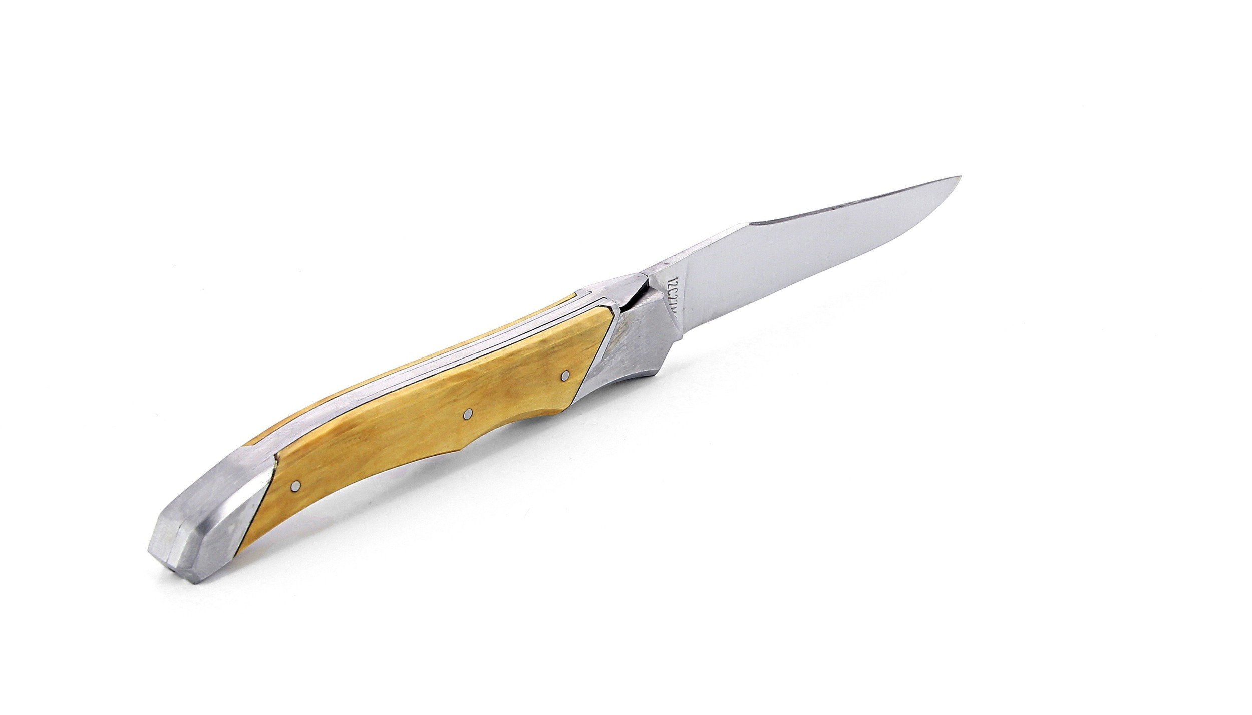 Laguiole Tribal pliant 12 cm, platines lisses, manche en buis, mitres inox brossées
