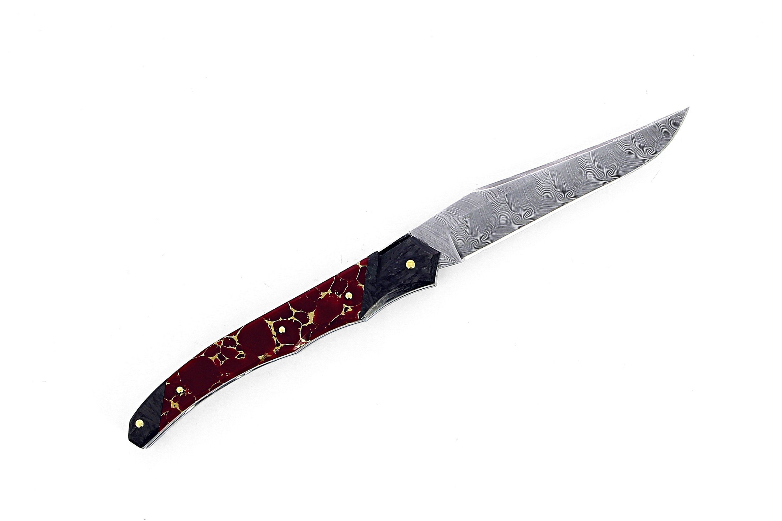Couteau de Laguiole Tribal pliant 12 cm, platines inox guillochées, plein manche en jaspe, mitres en fibre de carbone, lame Damas inoxydable