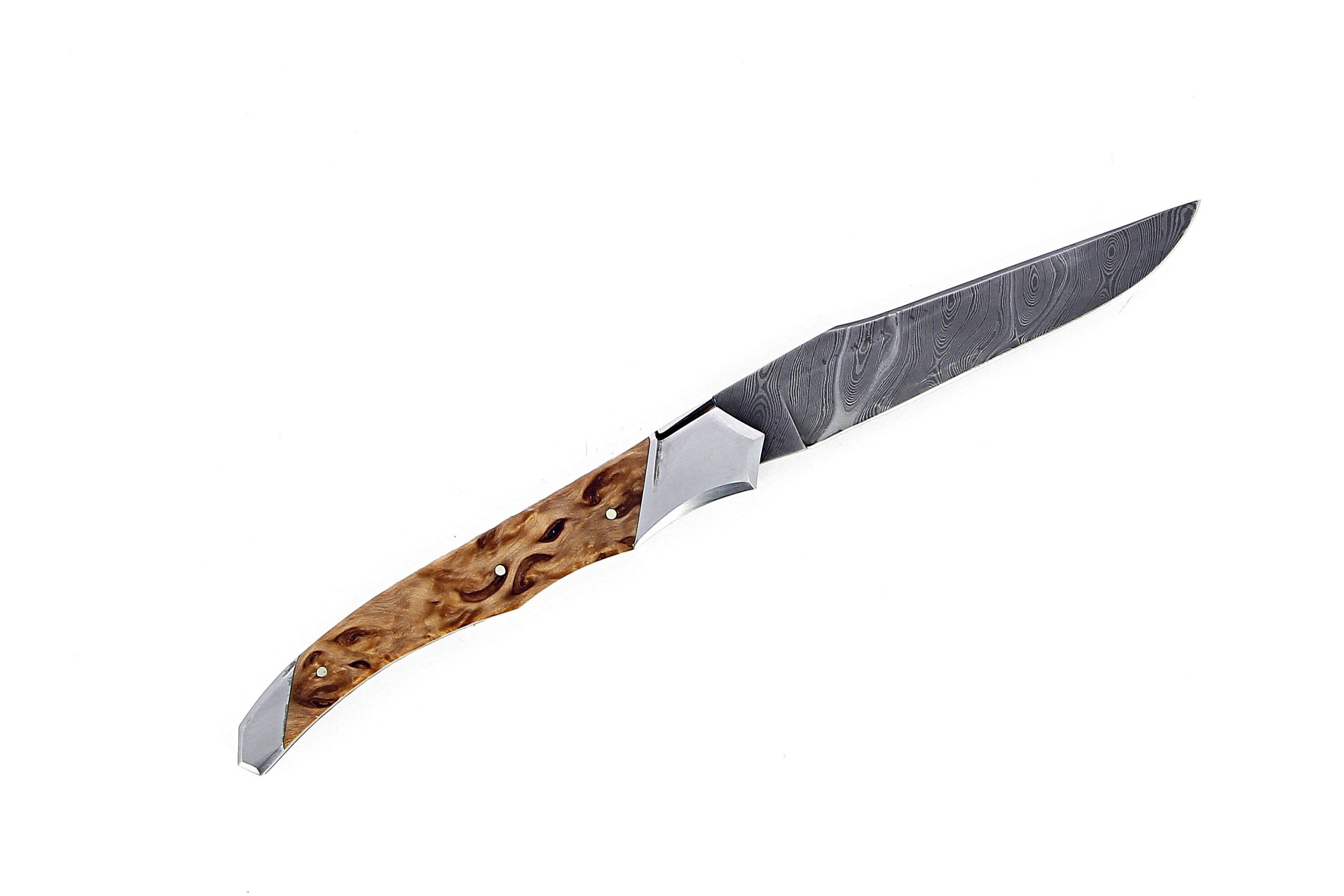 Couteau de Laguiole Tribal pliant 12 cm, platines guillochées, manche en bouleau, mitres inox brossées, lame Damas carbone torsadée
