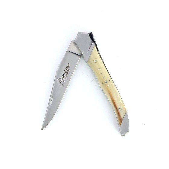 Laguiole Tribal pliant 10 cm, platines lisses, manche en corne massive blonde, mitres inox brossées