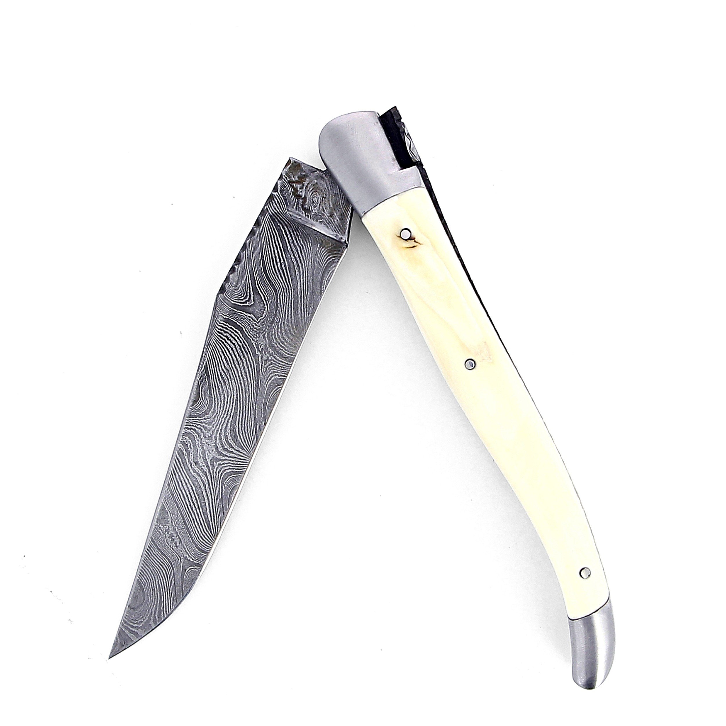 Couteau de Laguiole pliant doubles platines, 13 cm, manche en pistachier, mitres inox brossées, lame Damas carbone torsadée