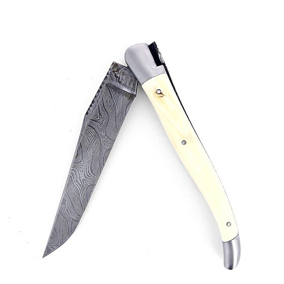 Couteau de Laguiole pliant doubles platines, 13 cm, manche en pistachier, mitres inox brossées, lame Damas carbone torsadée