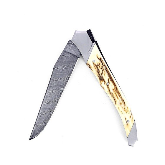 aguiole Tribal pliant 12 cm, platines guillochées, manche en ivoire de mammouth, mitres inox brossées, lame damas inox