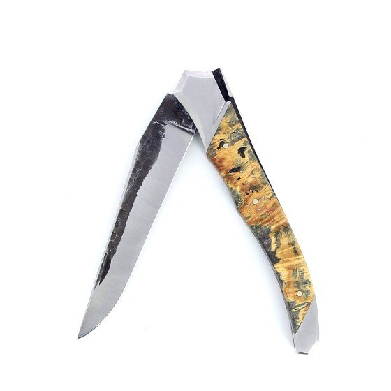 Laguiole Tribal 12 cm Abeille Forgée manche en loupe d'érable negundo et deux mitres inox platines guillochées lame brut de forge