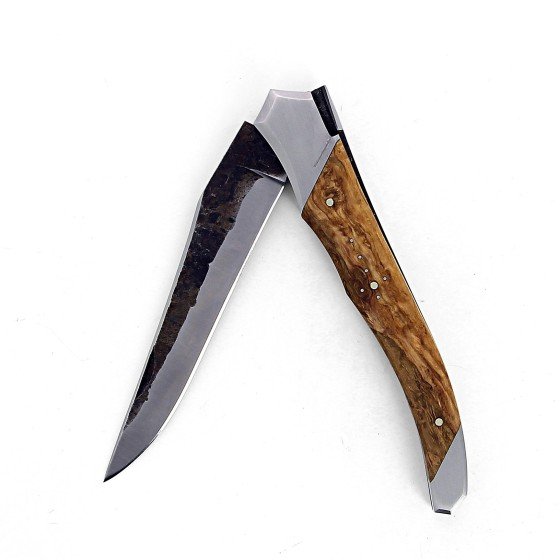 Couteau Laguiole Tribal 12 cm Abeille Forgée manche en loupe de frene , deux mitres inox, platines guillochées et lame brut de forge