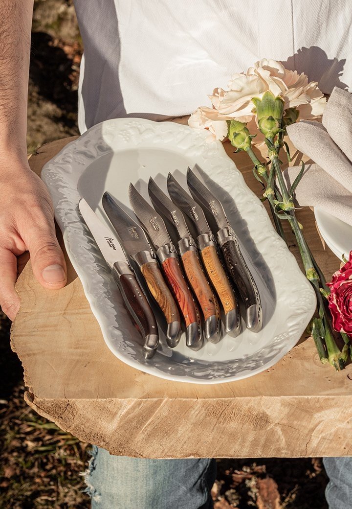 Couteaux de table Laguiole, manche en bois du monde, mitres inox