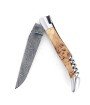 Ce couteau de Laguiole pliant a été fabriqué au sein de notre atelier artisanal à Laguiole. La totalité des étapes de fabrication du couteau est réalisée par un seul et même artisan coutelier.