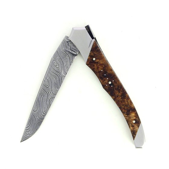 Laguiole Tribal 12 cm Abeille Forgée manche en loupe d'Amboine et deux mitres inox platines guillochées lame damas carbone torsadé