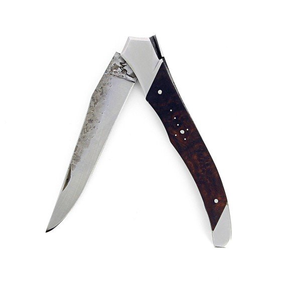 Laguiole TRIBAL 12 cm platines guillochées manche en loupe de bois de fer d'Arizona et deux mitres inox  lame brut de forge
