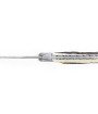 Laguiole Tribal pliant 12 cm, platines guillochées, manche en bois de cerf mitres inox brossées, lame Brute de Forge