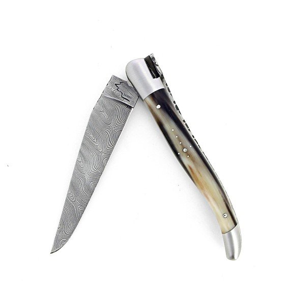 Laguiole 12 cm Abeille Forgée Double Platine manche en corne massive blonde et deux mitres inox lame damas carbone torsadé
