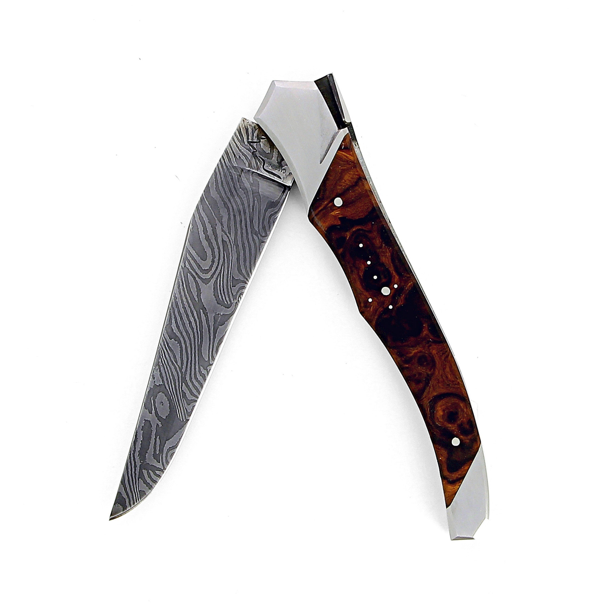 Laguiole TRIBAL 12 cm platines guillochées manche en loupe de bois de fer d'Arizona et deux mitres inox  lame damas carbone