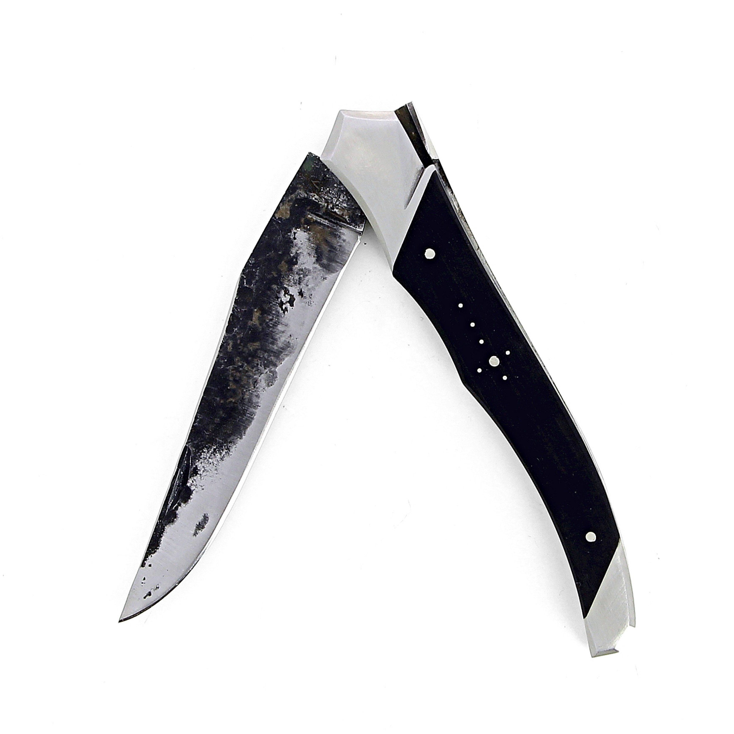 Laguiole Tribal 12 cm Abeille Forgée manche en bois ébène et deux mitres inox platines guillochées lame brute de forge Benoit l'Artisan