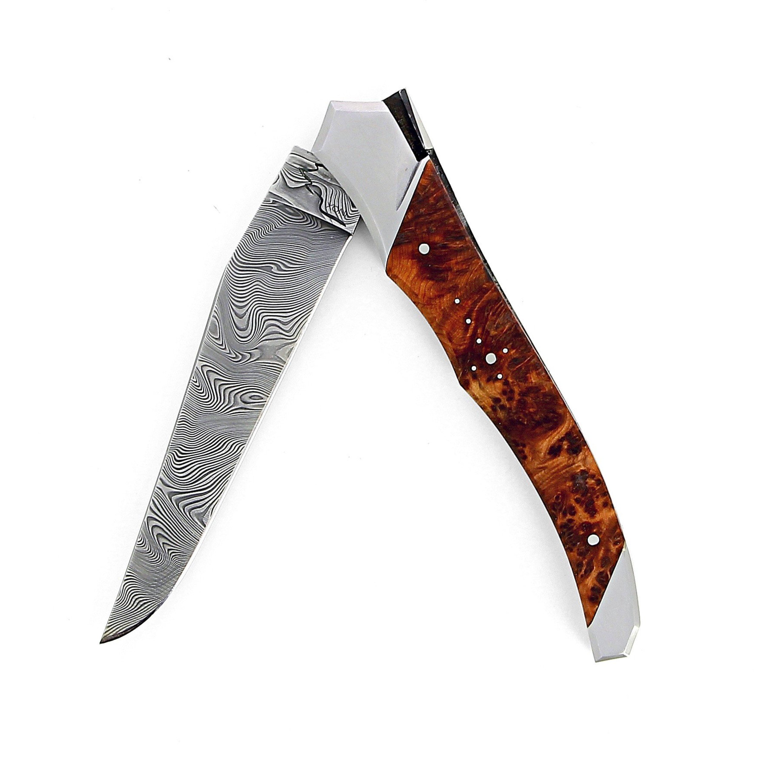Laguiole Tribal 12 cm Abeille Forgée manche en bois de cade et deux mitres inox platines guillochées lame damas inox
