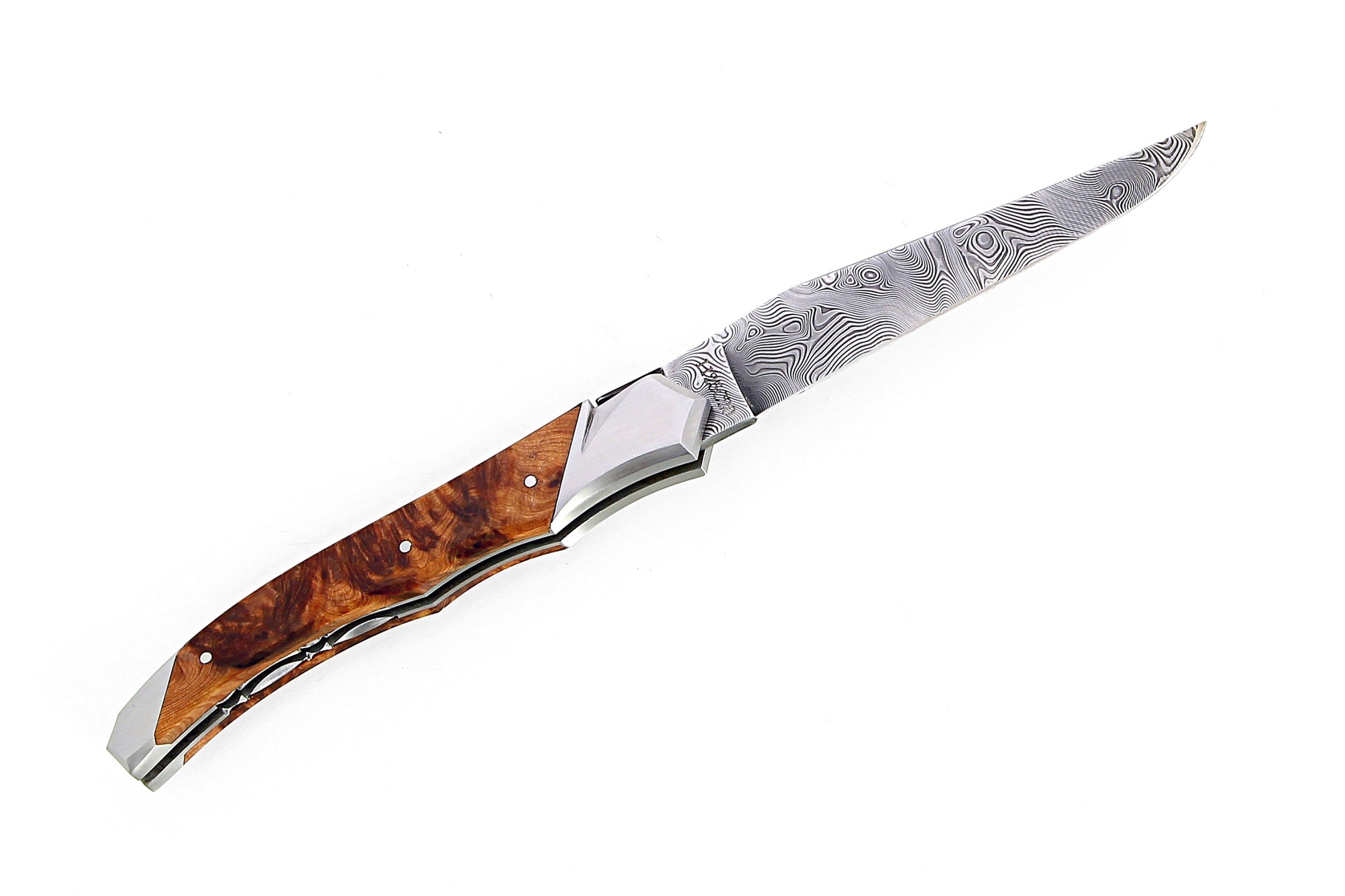 Laguiole Tribal 12 cm Abeille Forgée manche en bois de cade et deux mitres inox platines guillochées lame damas inox