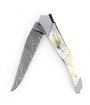 Laguiole Tribal 12 cm Abeille Forgée manche en corne de vache aubrac et deux mitres inox platines guillochées lame damas inox
