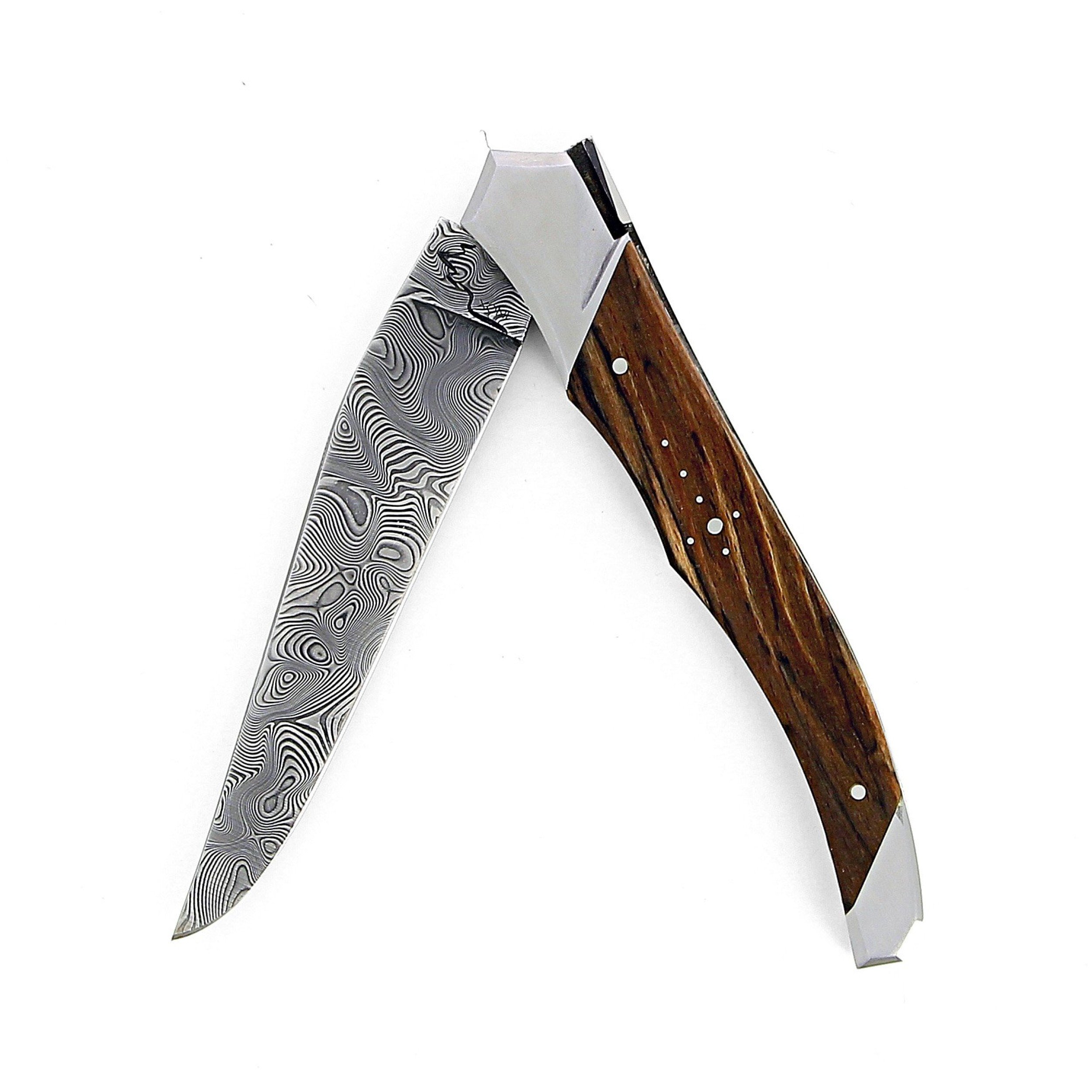 Laguiole Tribal pliant 12 cm, platines guillochées, manche en hêtre de l'aubrac mitres inox brossées