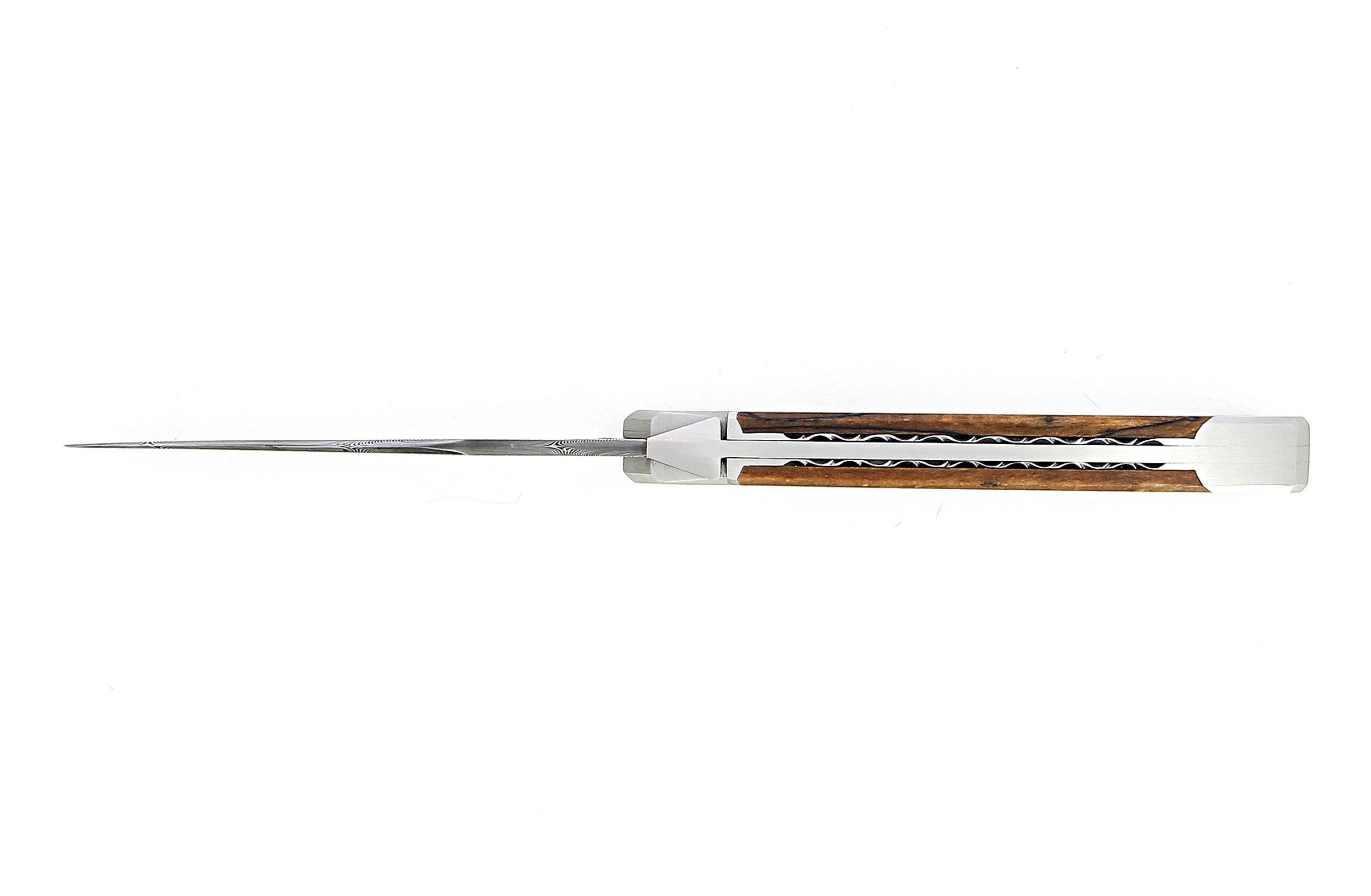 Couteau Laguiole Tribal avec manche en hêtre de l'aubrac et lame damas inox