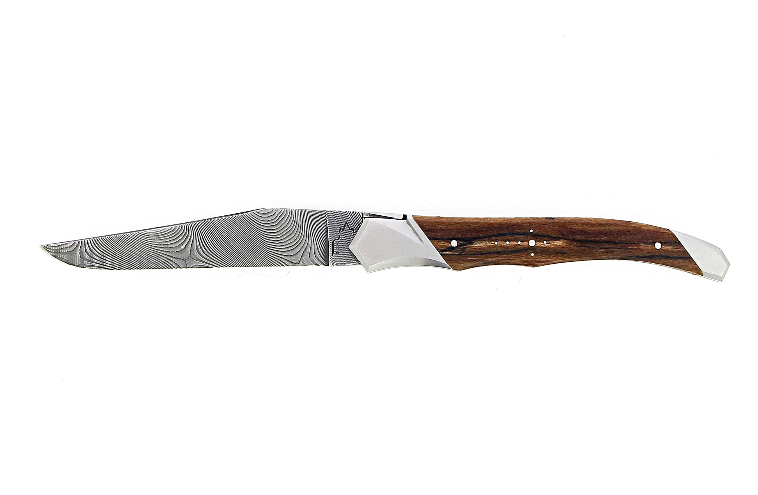 Couteau Laguiole Tribal avec manche en hêtre de l'aubrac et lame damas inox