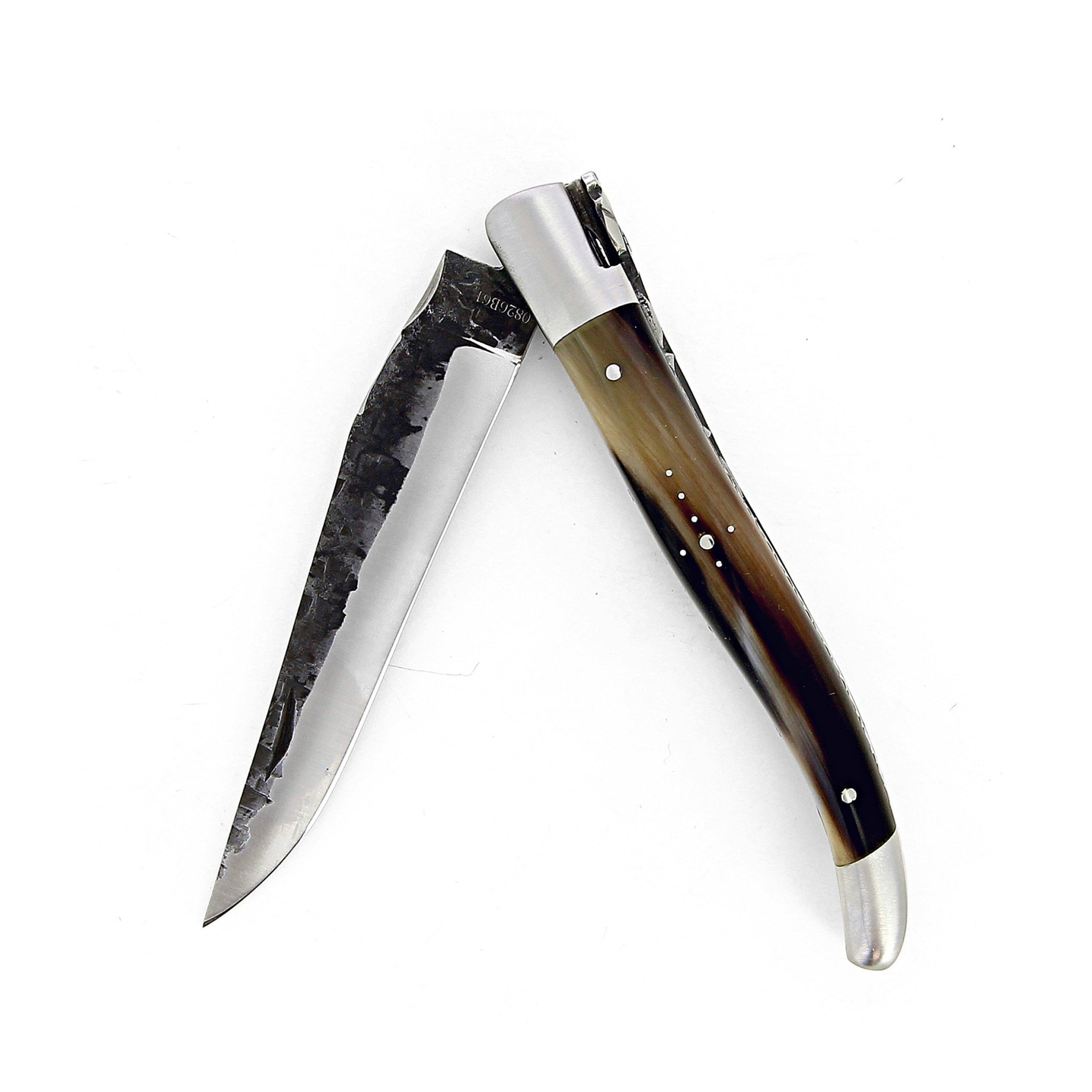 Couteau de laguiole avec manche en genévrier et lame brute de forge