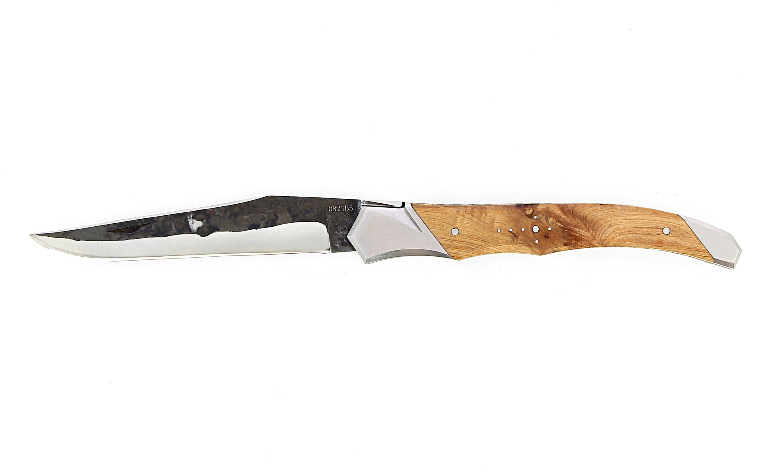 Laguiole Tribal 12 cm Abeille Forgée manche en bois de cade et deux mitres inox platines guillochées lame brut de forge 12C27