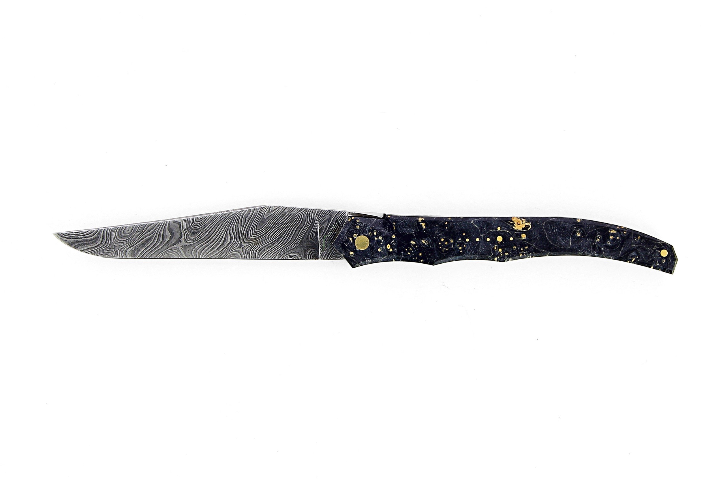 laguiole-tribal-12-cm-abeille-forgee-plein-manche-en-loupe-derable-negundo-noir-et-platines-guillochees-lame-damas-carbone