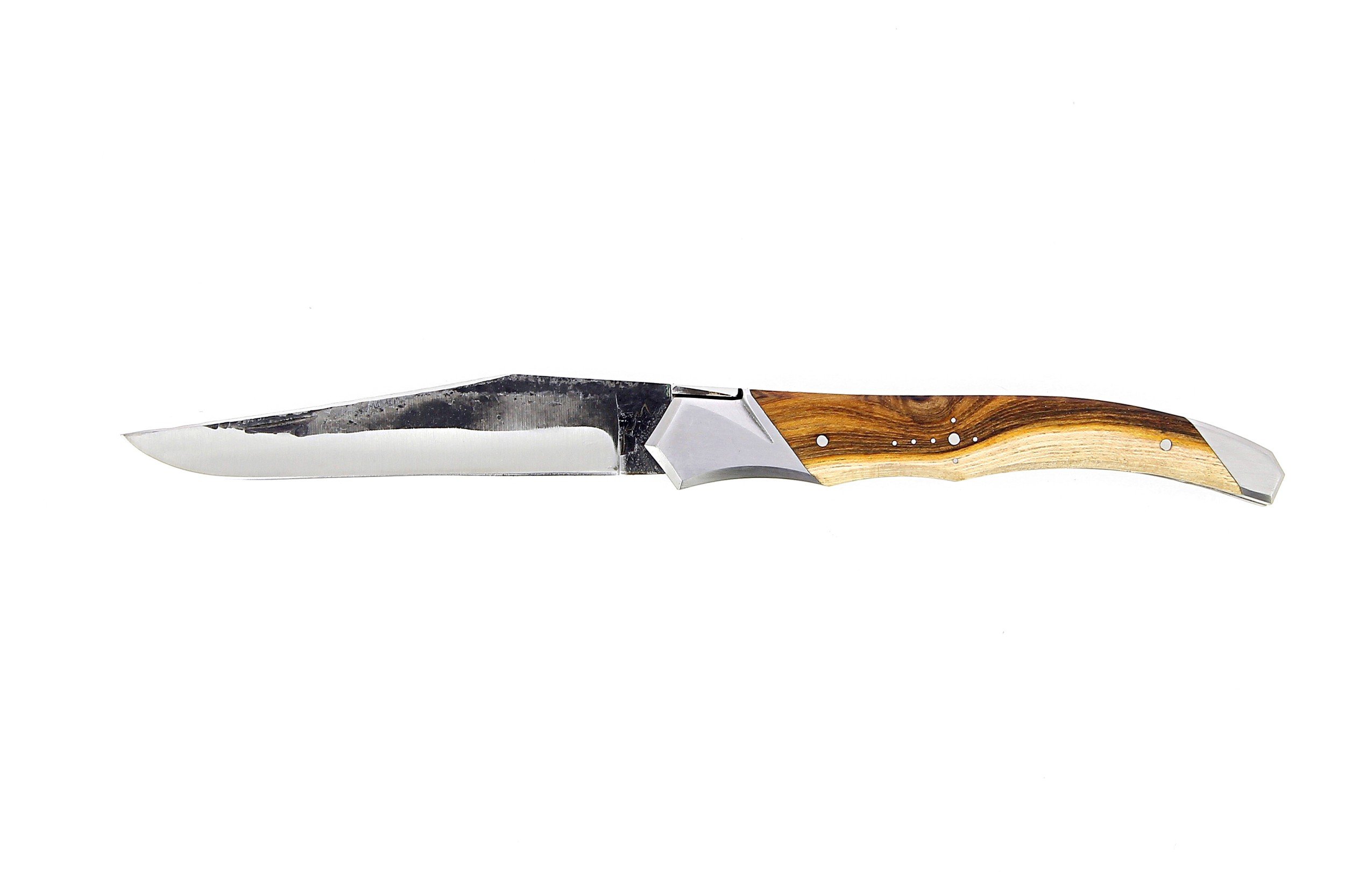 laguiole-tribal-12-cm-abeille-forgee-manche-en-bois-de-pistachier-deux-mitres-inox-platines-guillochees-et-lame-brute-de-forge