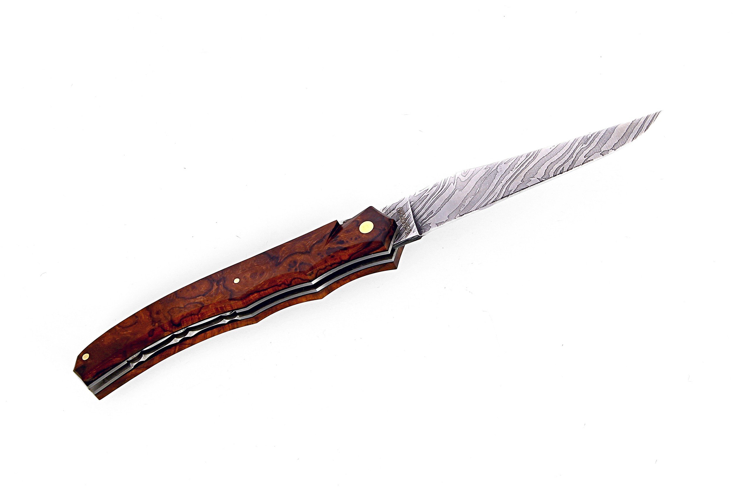Laguiole Tribal 12 cm Abeille Forgée plein manche en bois de fer, platines guillochées et lame damas carbone