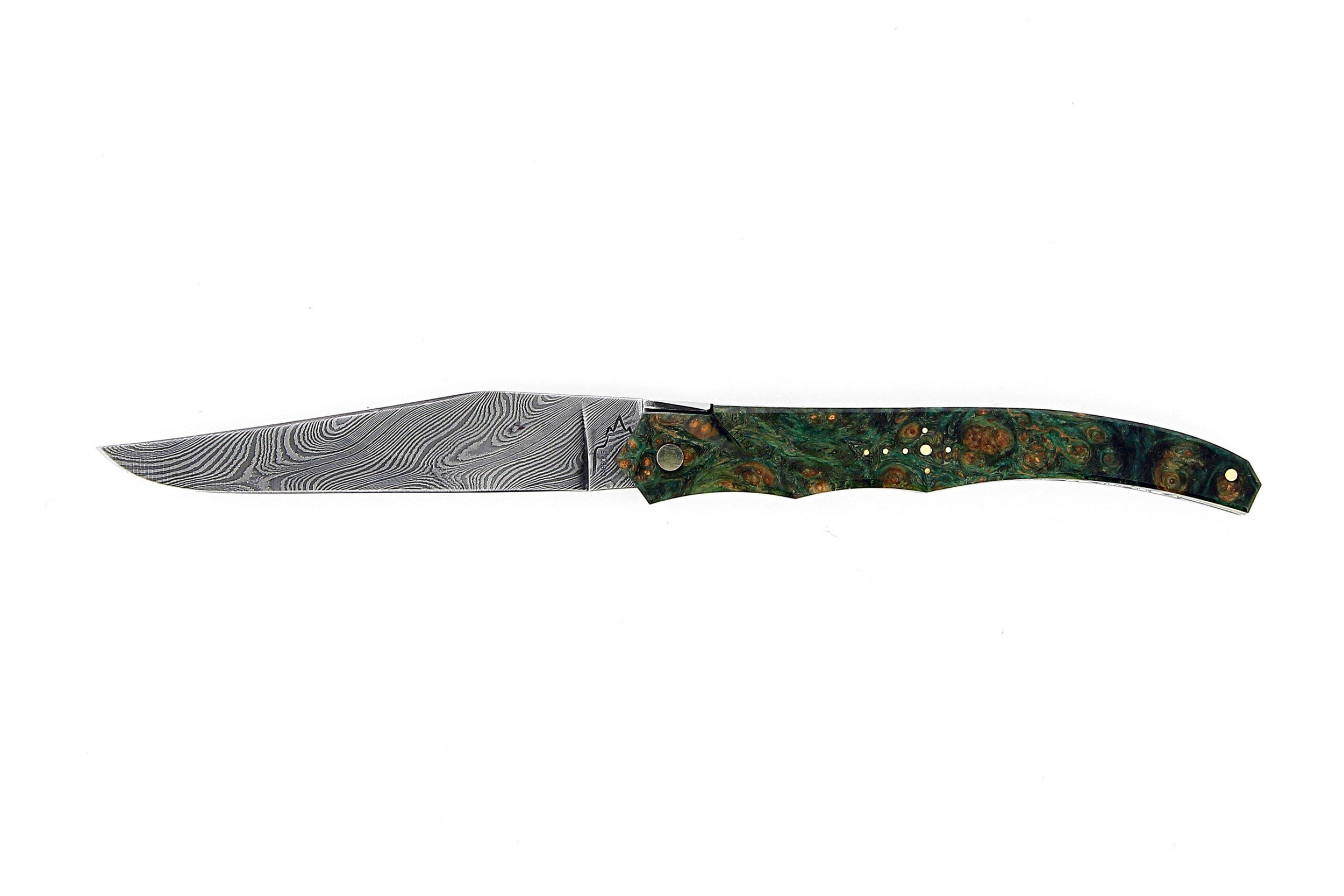 Laguiole Tribal 12 cm Abeille Forgée plein manche en loupe amboine verte, platines guillochées et lame damas carbone