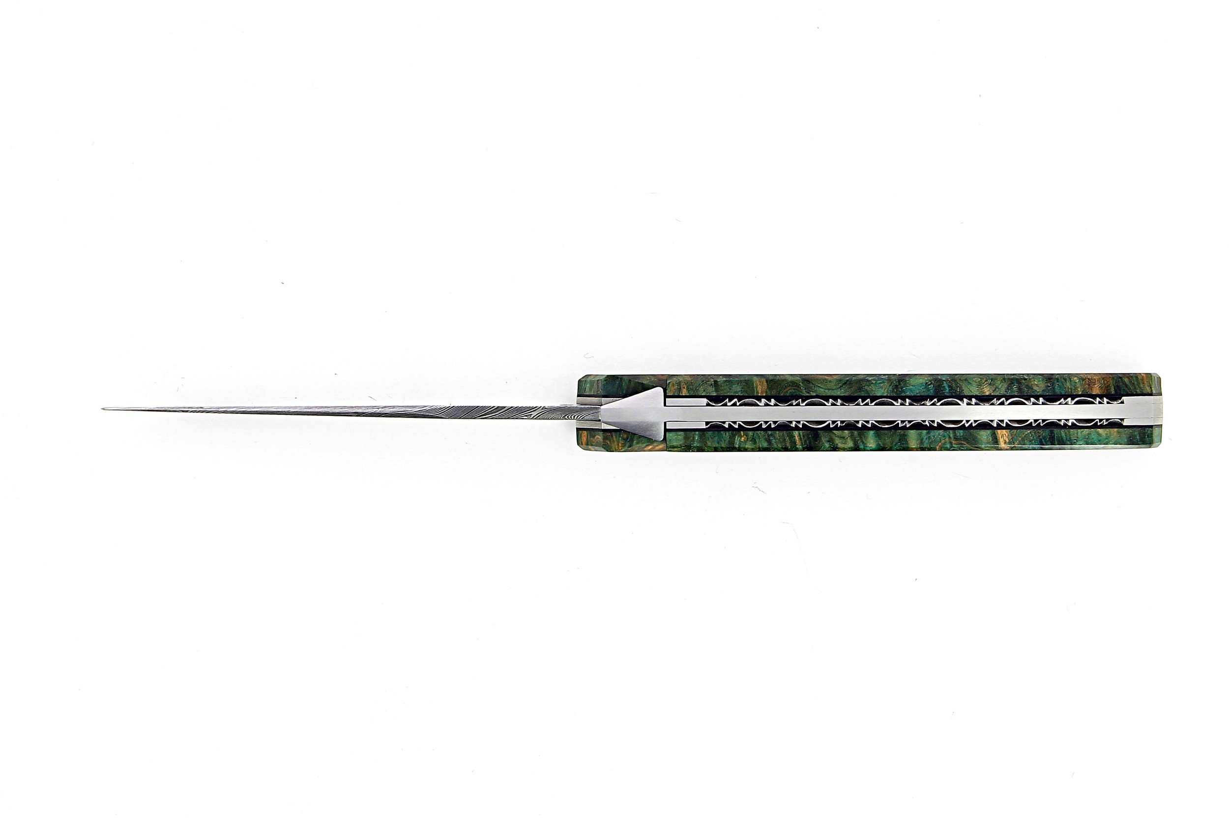 Laguiole Tribal 12 cm Abeille Forgée plein manche en loupe amboine verte, platines guillochées et lame damas carbone