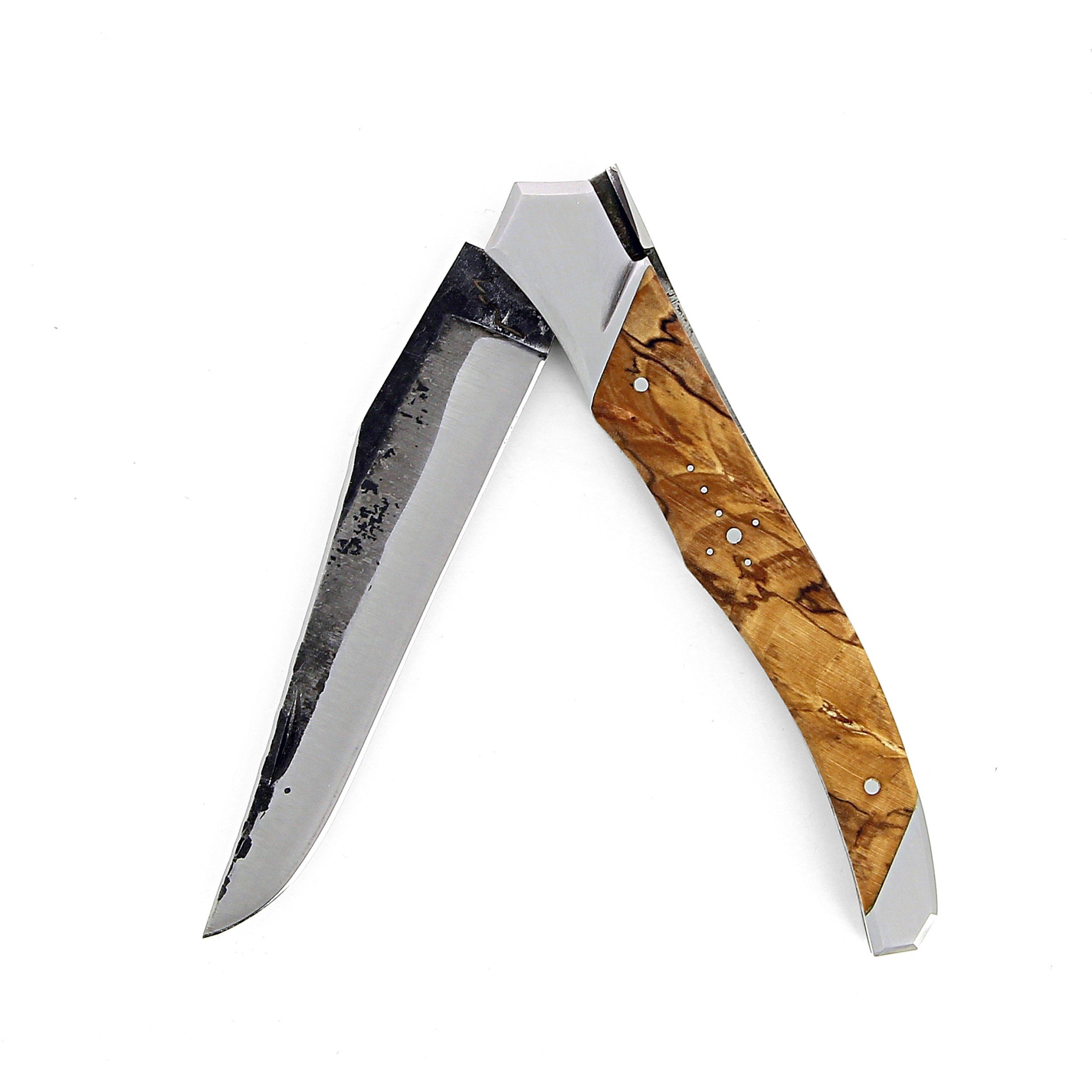 Laguiole Tribal 12 cm Abeille Forgée manche en bois de hêtre échauffé, deux mitres inox, platines guillochées et lame brute de forge
