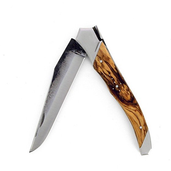 Laguiole Tribal 12 cm Abeille Forgée manche en bois olivier, deux mitres inox, platines guillochées et lame brute de forge