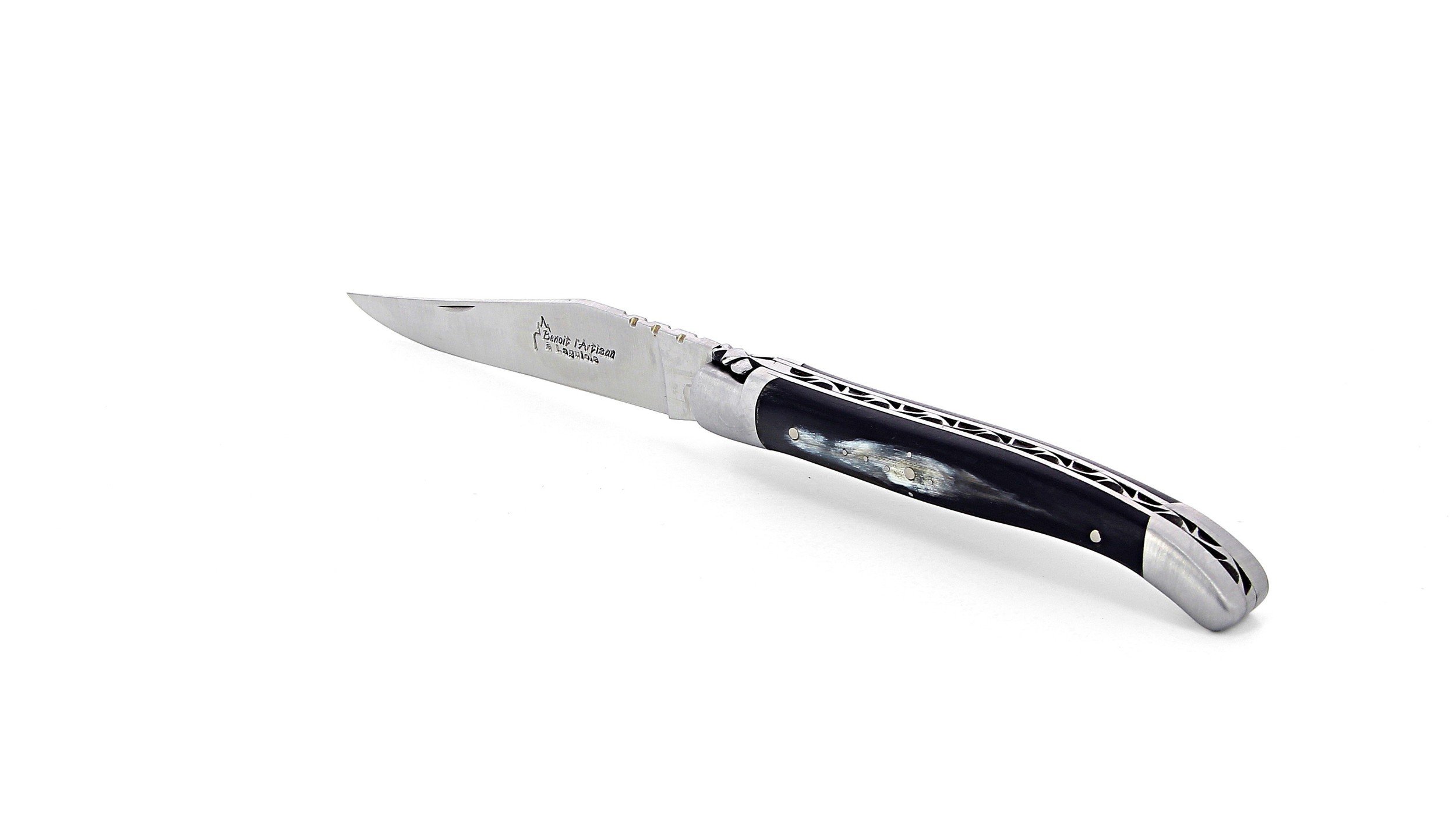 Laguiole pliant 11 cm, manche en corne de vache Aubrac, mitres inox brossées